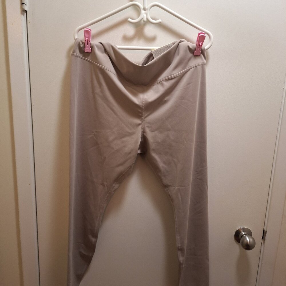 H&M WORK OUT PANTS.